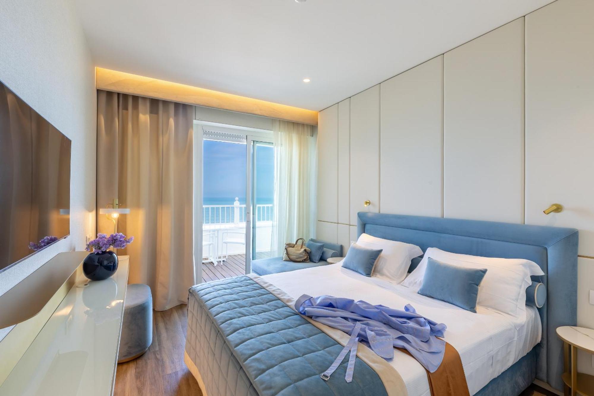 Hotel Tiffany'S Riccione Exterior photo
